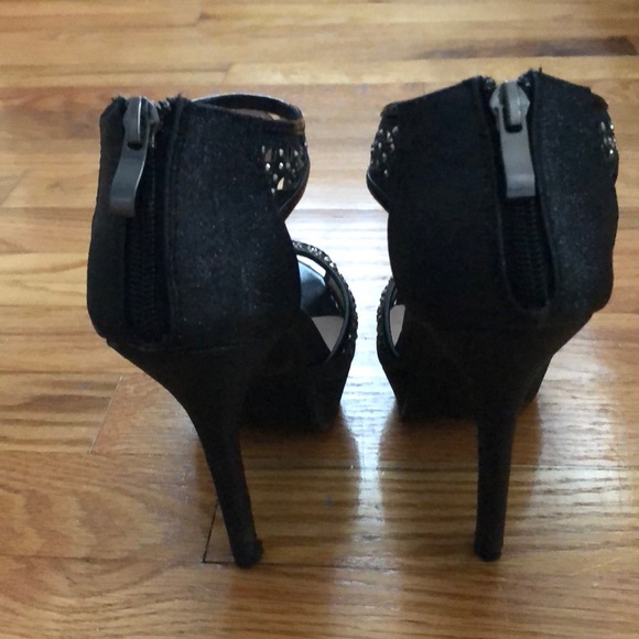 First sight heels - Picture 2 of 3